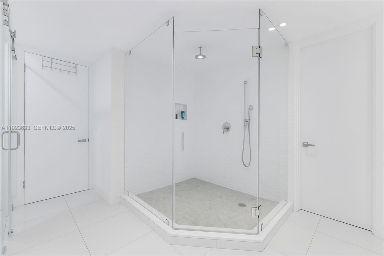 19500 Turnberry Way, Unit 7D, Aventura, FL 33180 Photo