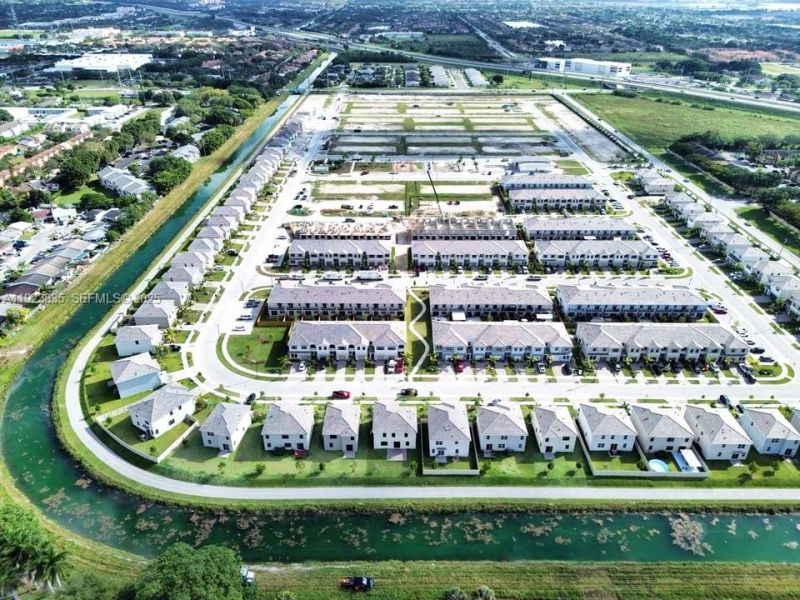 196 NE 13th Ter, Homestead, FL 33033 Photo