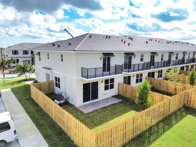 196 NE 13th Ter, Homestead, FL 33033 Photo