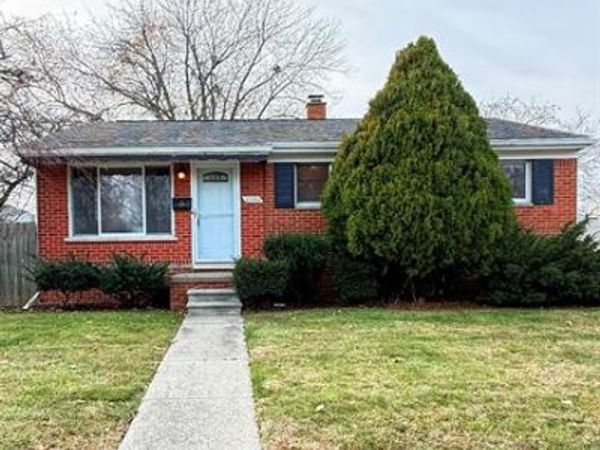 22332 Avon Street, St. Clair Shores, MI 48082