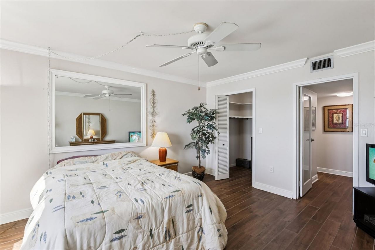 5108 Brittany Drive S, Unit 805, Saint Petersburg, FL 33715 Photo