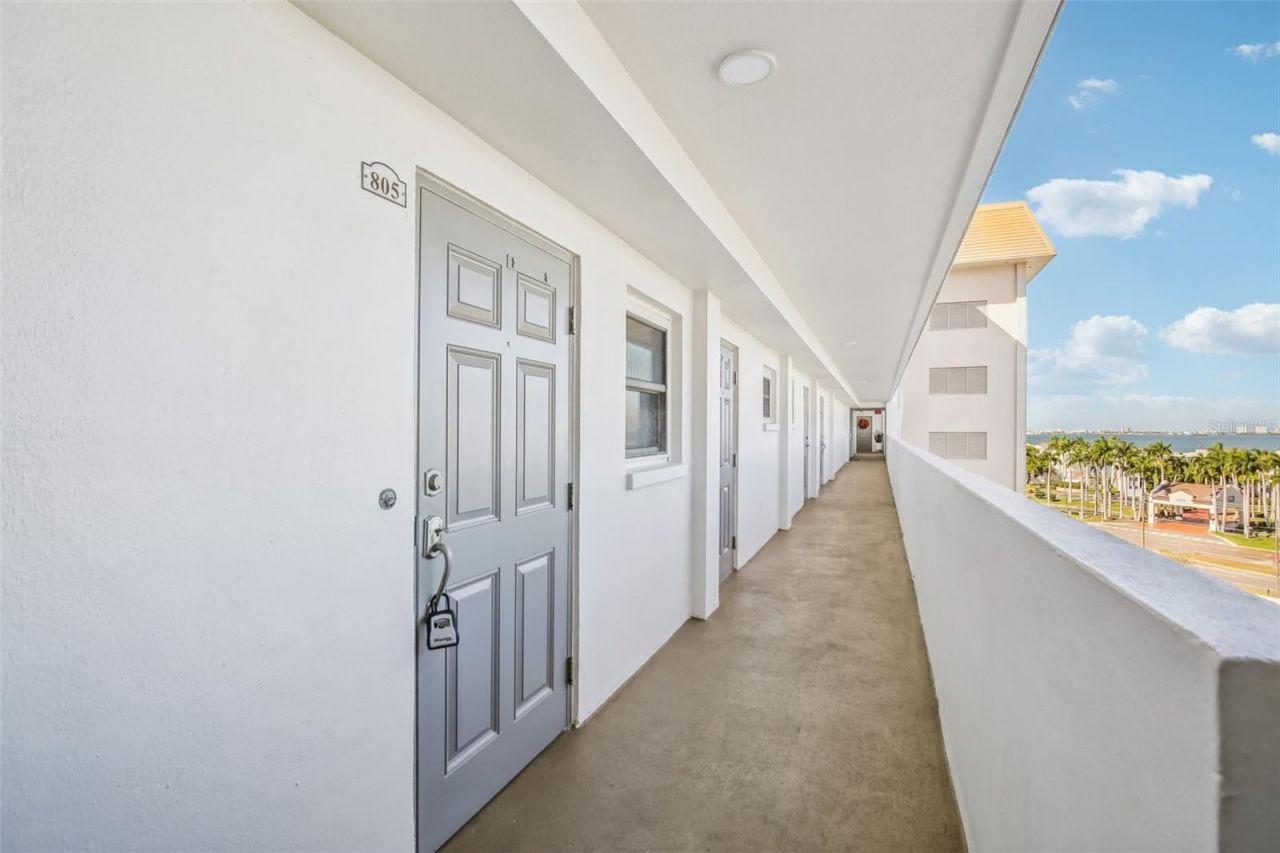 5108 Brittany Drive S, Unit 805, Saint Petersburg, FL 33715 Photo