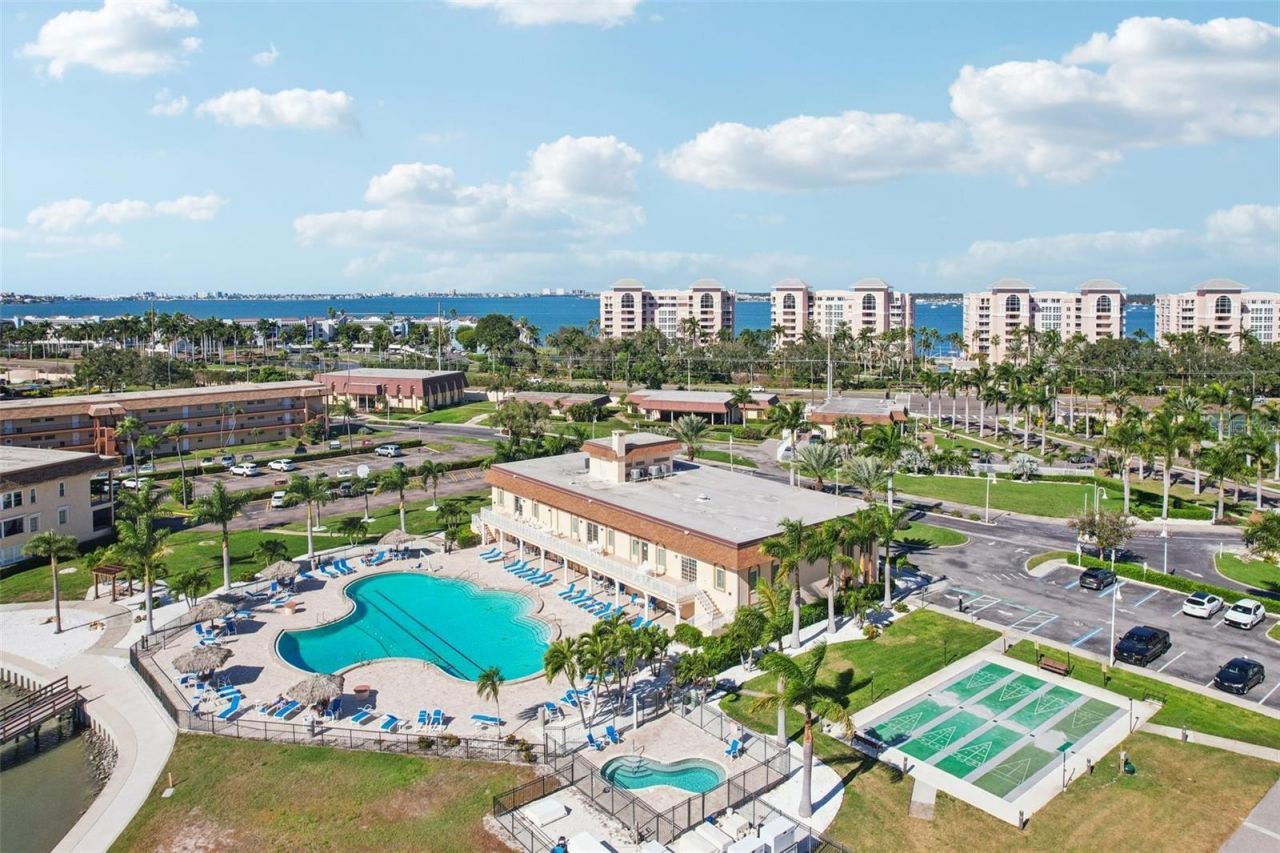 5108 Brittany Drive S, Unit 805, Saint Petersburg, FL 33715 Photo