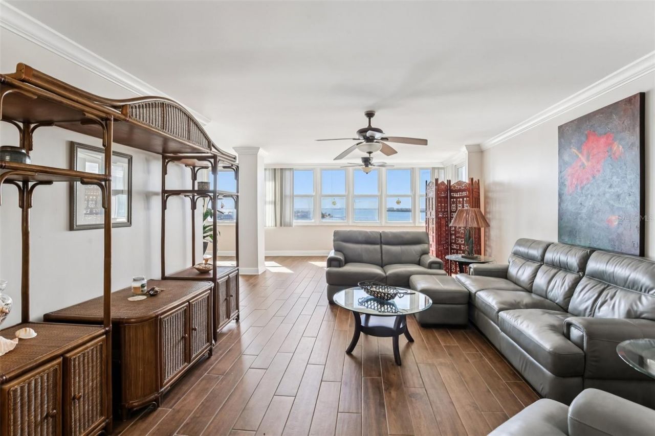 5108 Brittany Drive S, Unit 805, Saint Petersburg, FL 33715 Photo