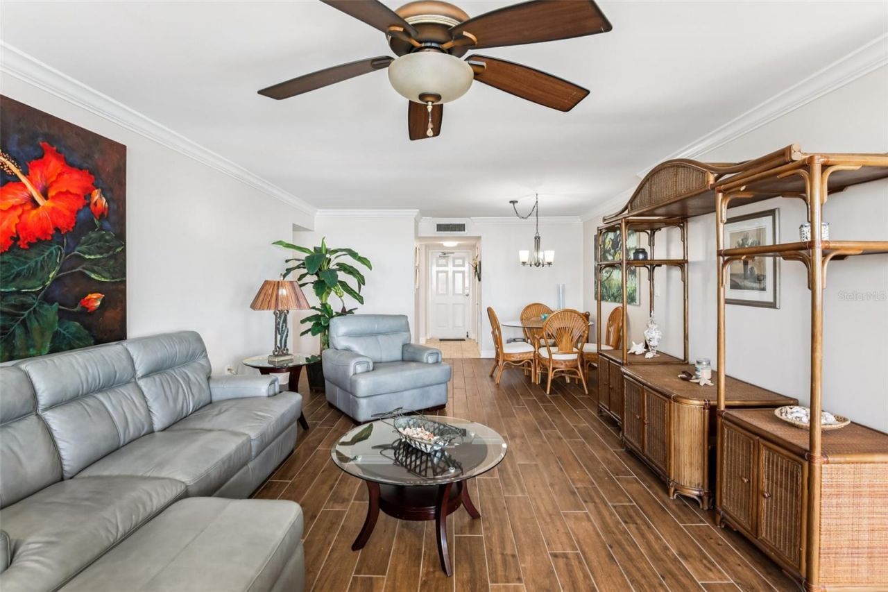 5108 Brittany Drive S, Unit 805, Saint Petersburg, FL 33715 Photo