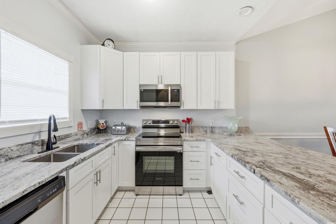 4251 Hibiscus Dr. Photo 6