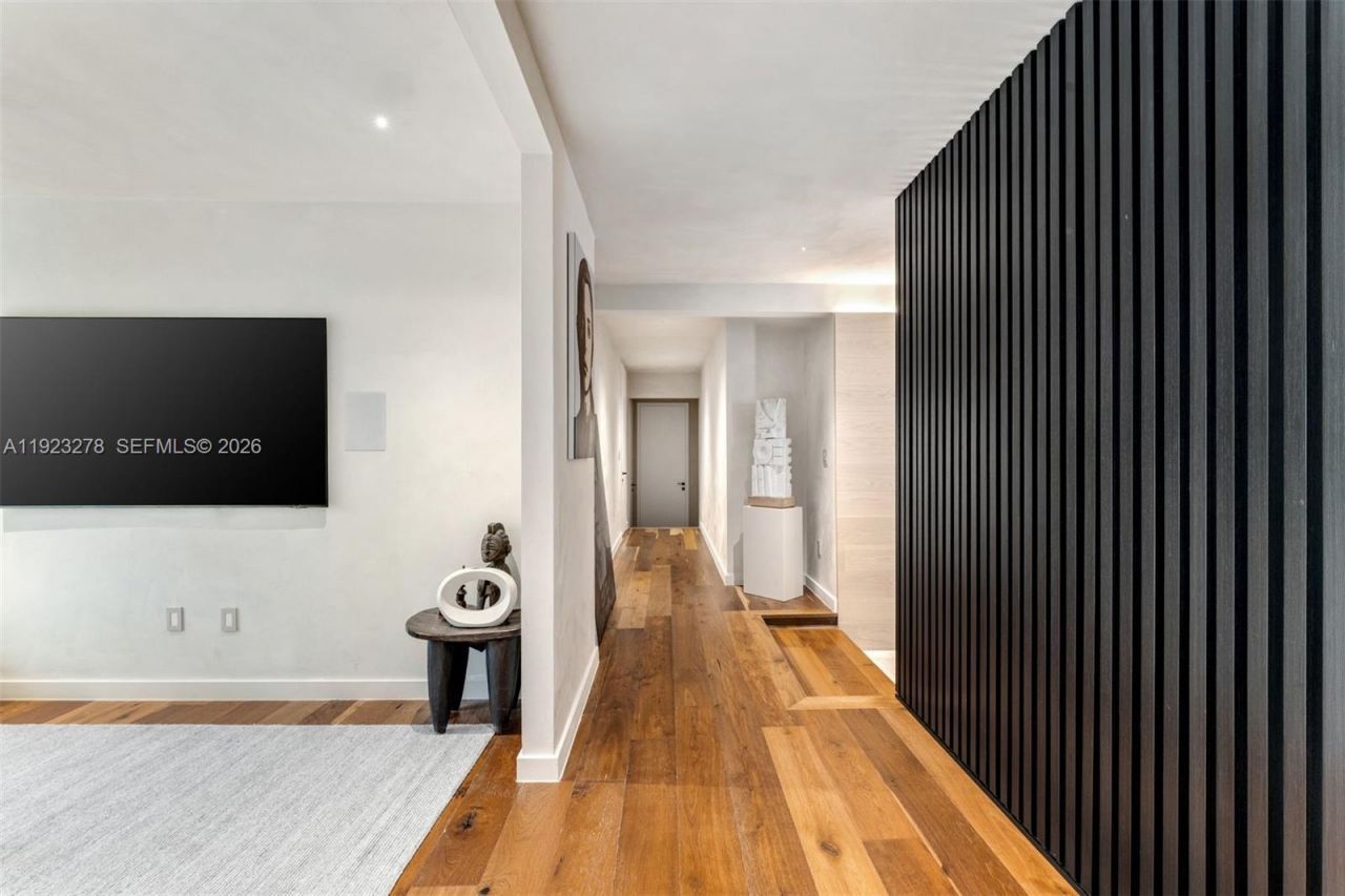 1668 Tigertail Ave, Miami, FL 33133 Photo