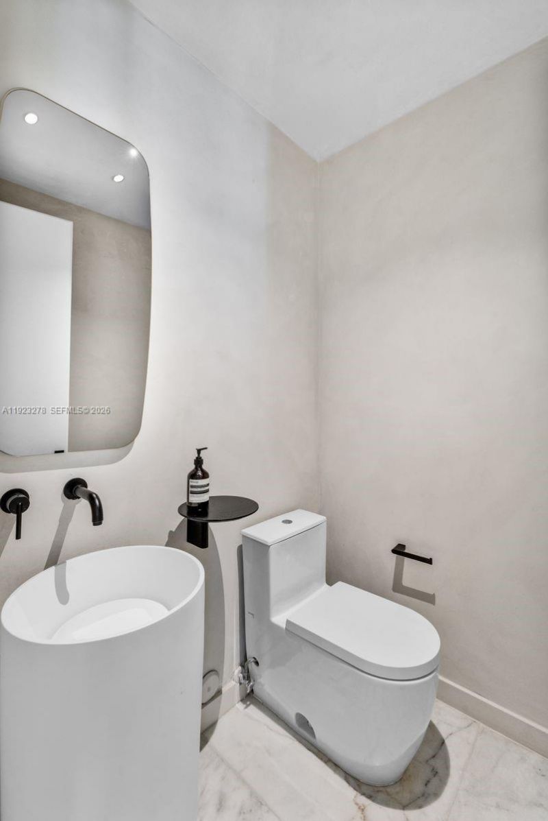 1668 Tigertail Ave, Miami, FL 33133 Photo