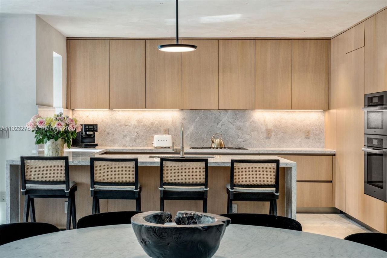 1668 Tigertail Ave, Miami, FL 33133 Photo