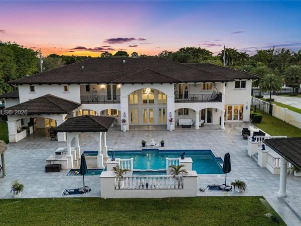 12401 SW 45th St, Miami, FL 33175