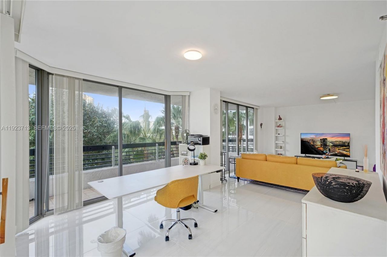 3600 Mystic Point Drive, Unit 507, Aventura, FL 33180 Photo