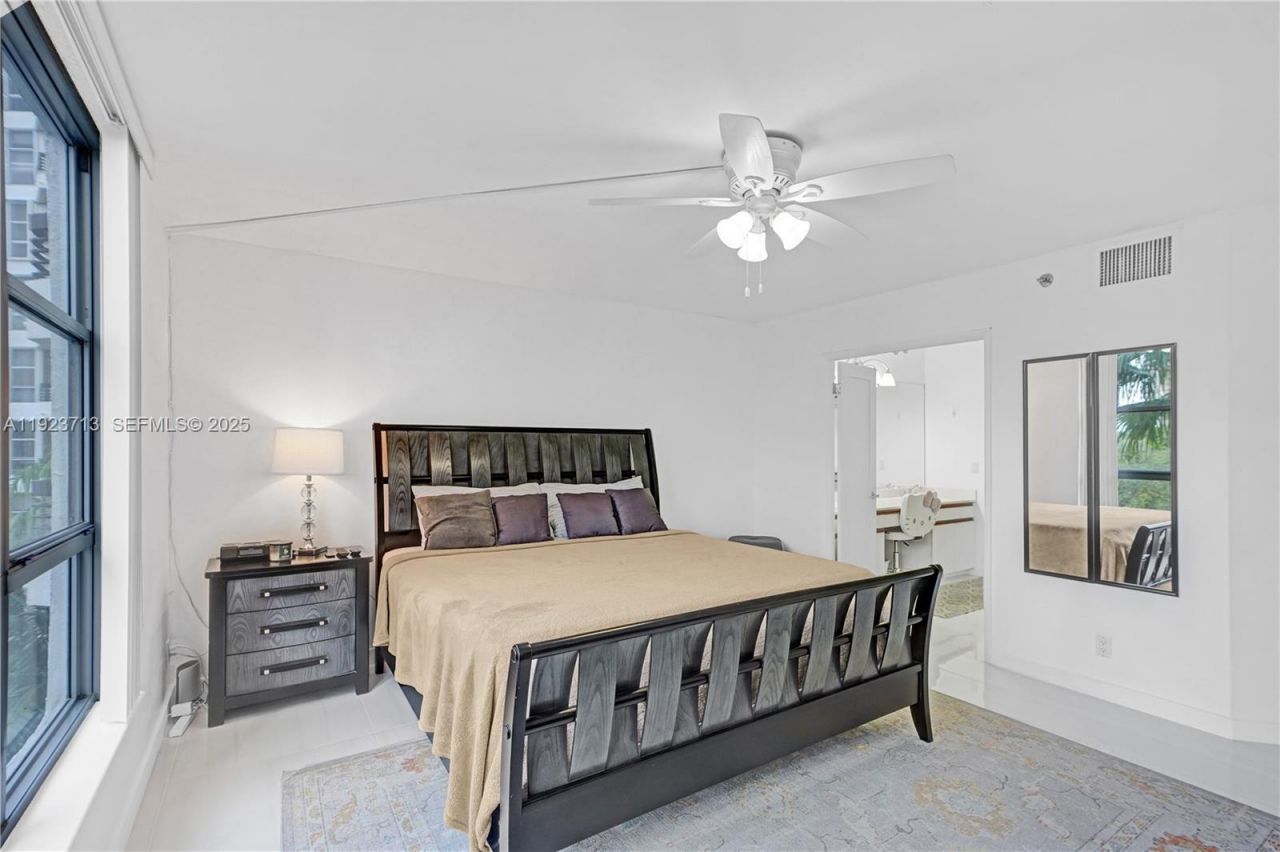 3600 Mystic Point Drive, Unit 507, Aventura, FL 33180 Photo