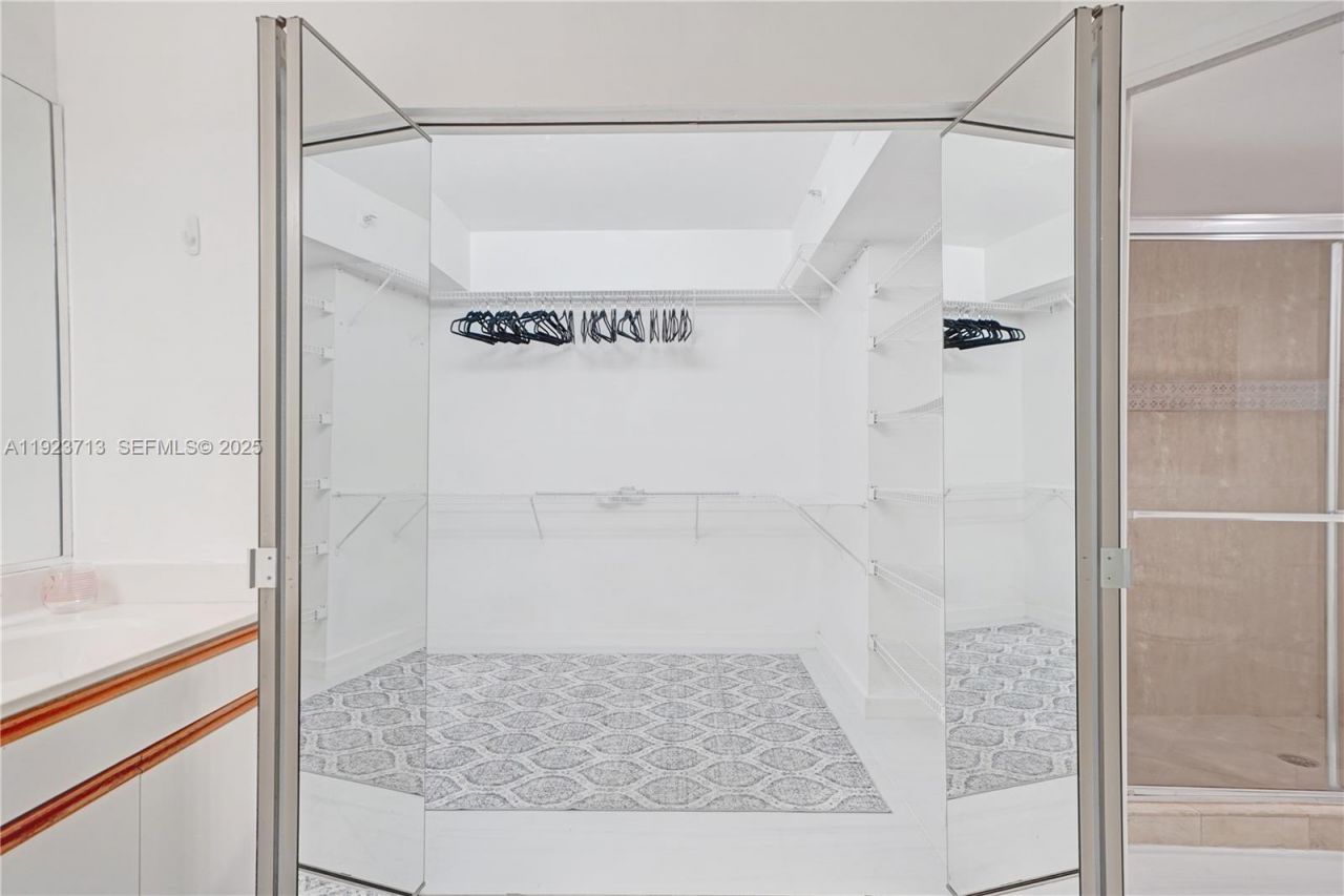 3600 Mystic Point Drive, Unit 507, Aventura, FL 33180 Photo