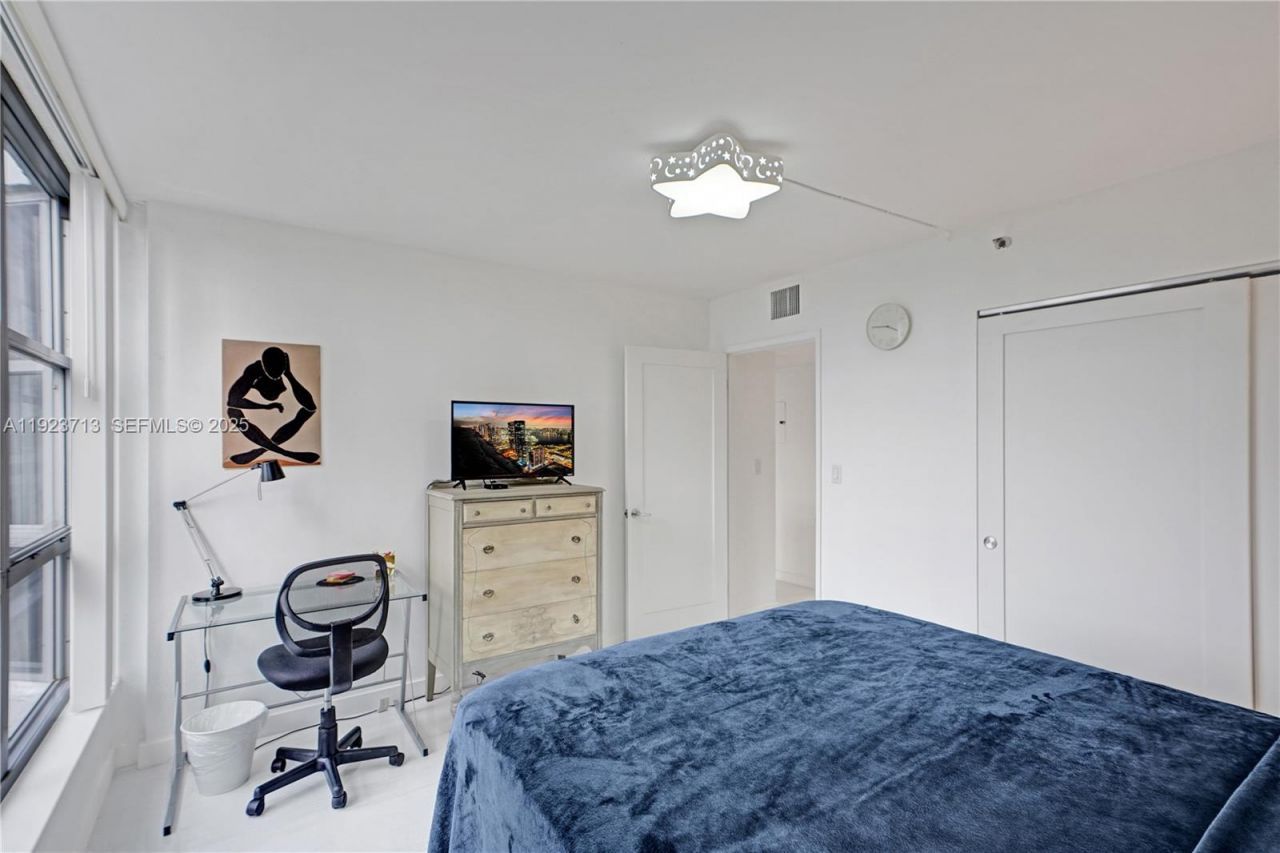 3600 Mystic Point Drive, Unit 507, Aventura, FL 33180 Photo