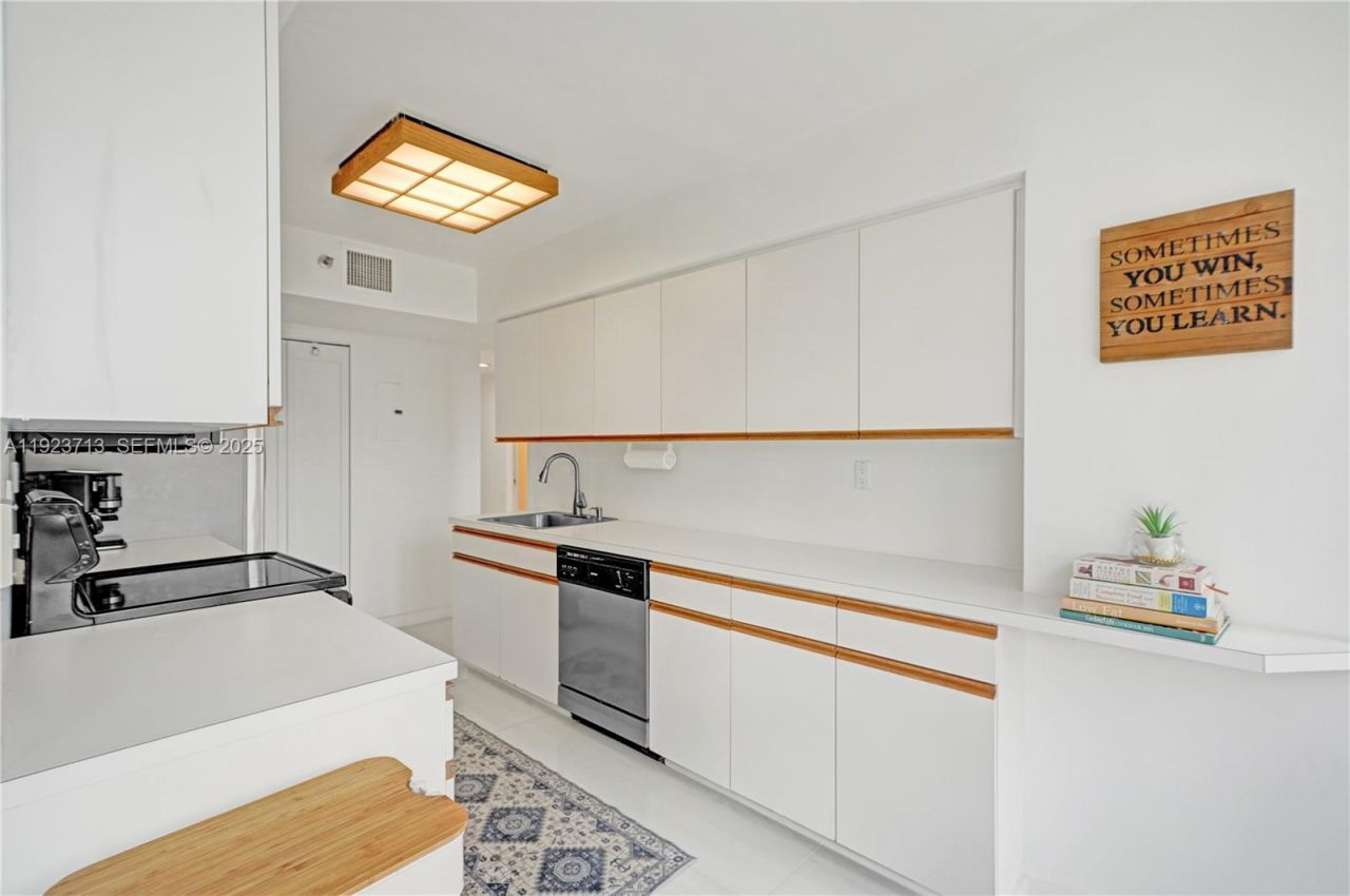 3600 Mystic Point Drive, Unit 507, Aventura, FL 33180 Photo