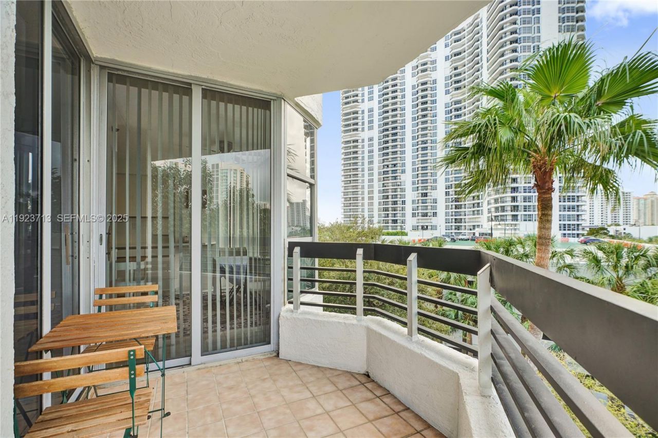 3600 Mystic Point Drive, Unit 507, Aventura, FL 33180 Photo