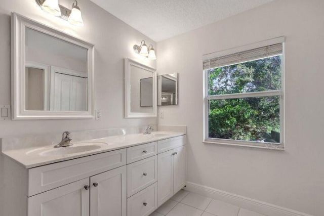 516 NW North River Drive, Stuart, FL 34994 Photo