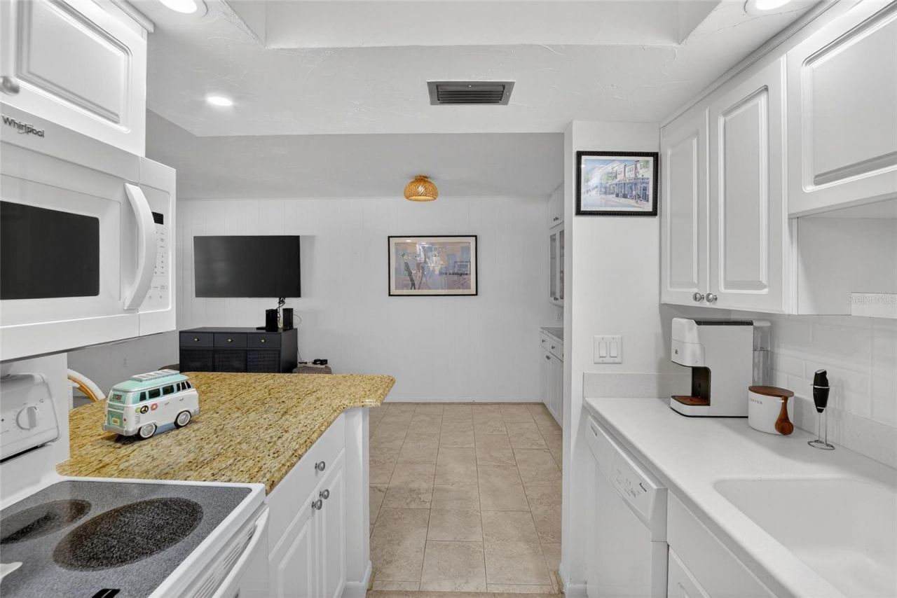 650 Pinellas Point Drive S, Unit 236, Saint Petersburg, FL 33705 Photo