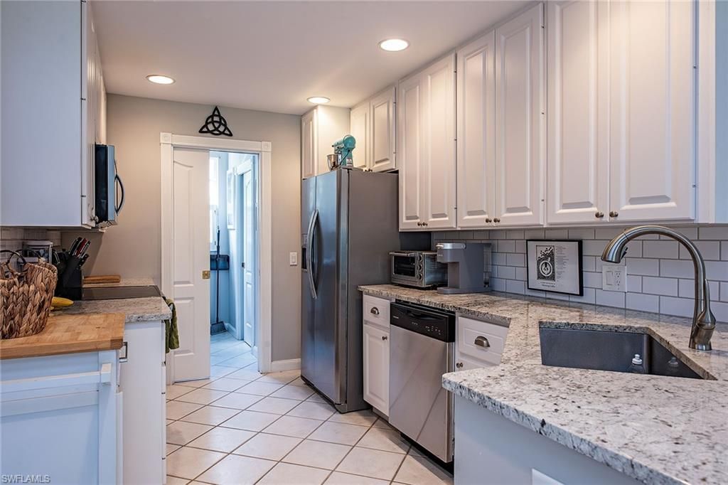 5697 Cove Cir, Unit 42, Naples, FL 34119 Photo