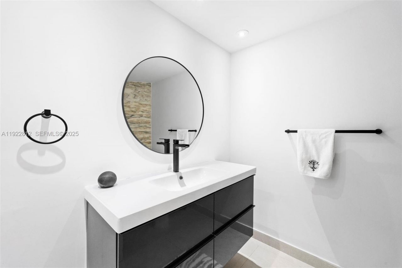 2127 Brickell Ave, Unit 3005, Miami, FL 33129 Photo