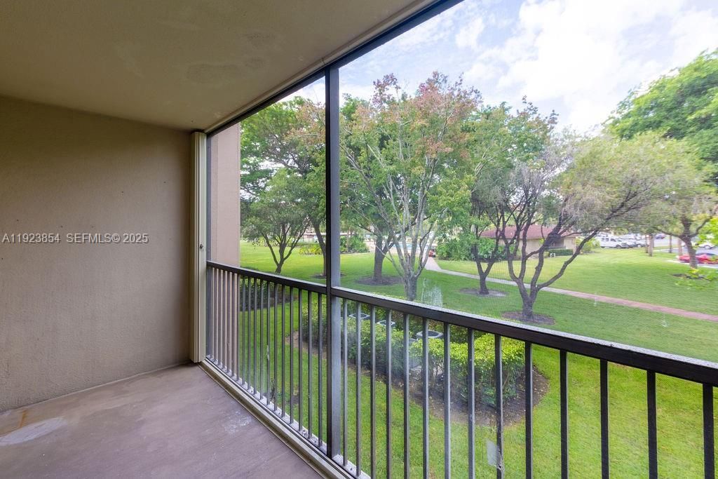 1200 SW 137th Ave, Unit 213E, Pembroke Pines, FL 33027 Photo