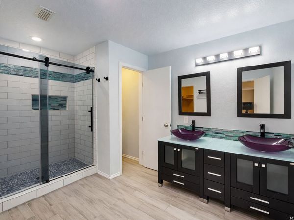 406 bluegrass, San Antonio, TX 78253