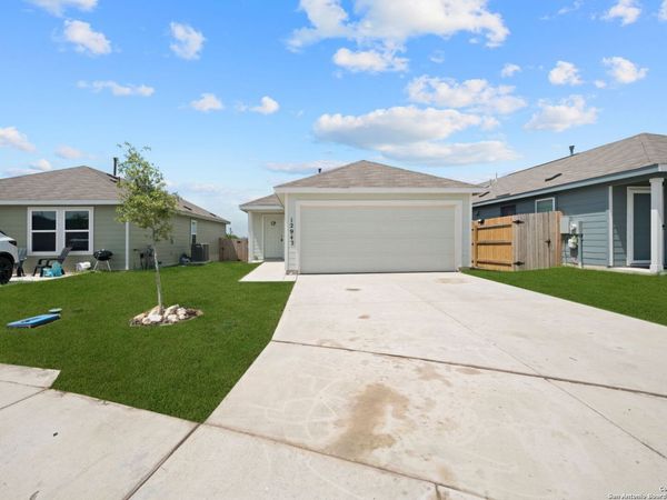 12942 Deep Eddy, St Hedwig, TX 78152