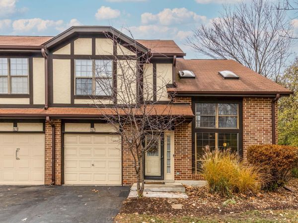 367 Golfview Court, Bloomingdale, IL 60108