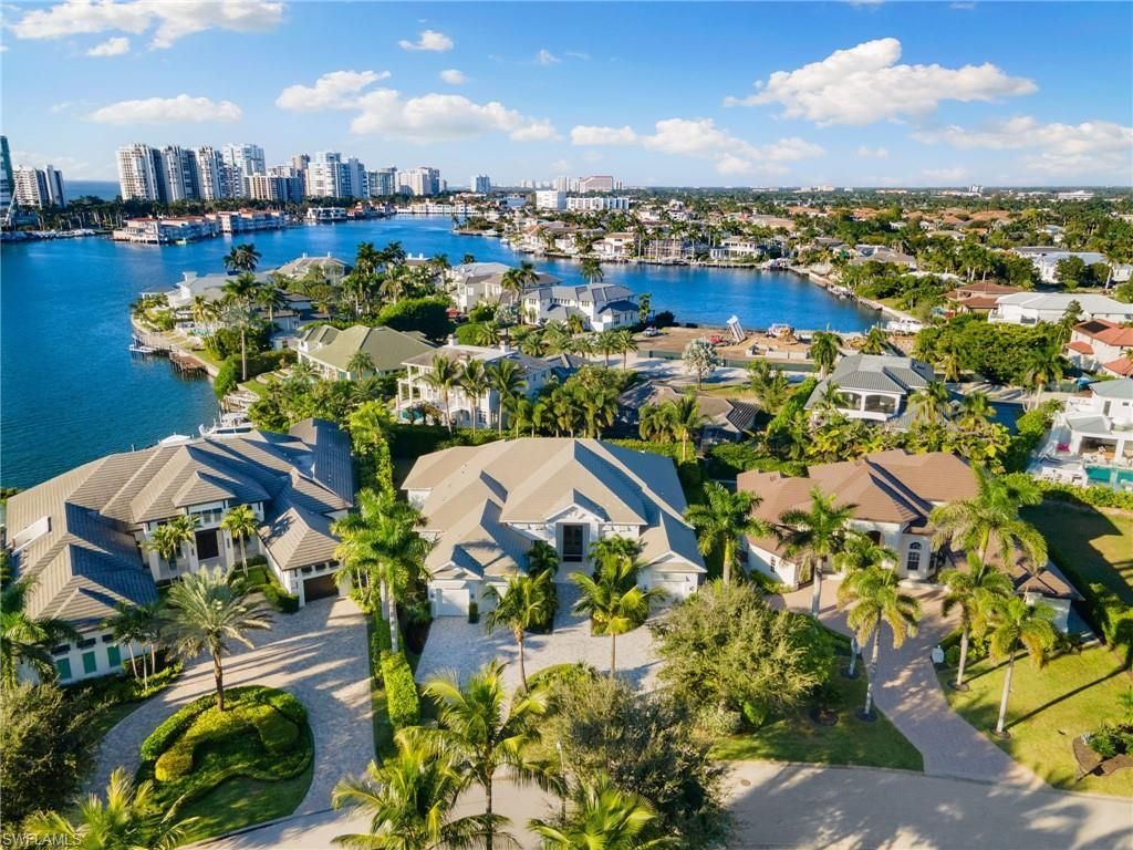 383 Cuddy Ct, Naples, FL 34103 Photo