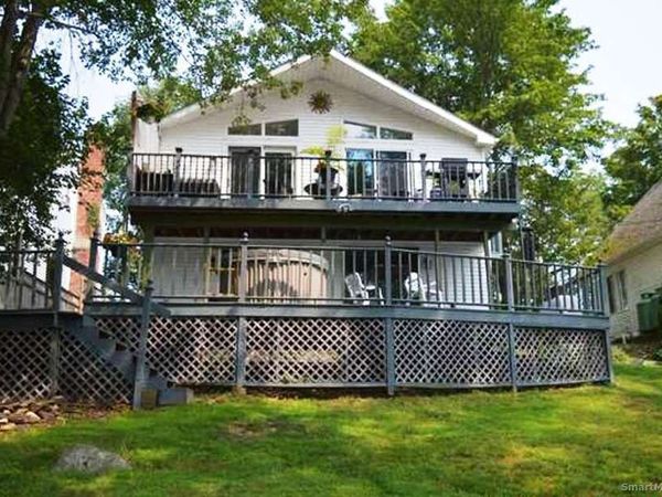 124 East, Wolcott, CT 06716