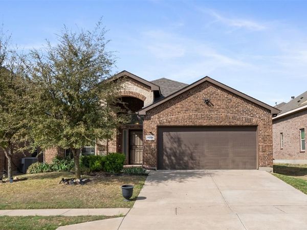 15725 Carlton Oaks Drive, Fort Worth, TX 76177