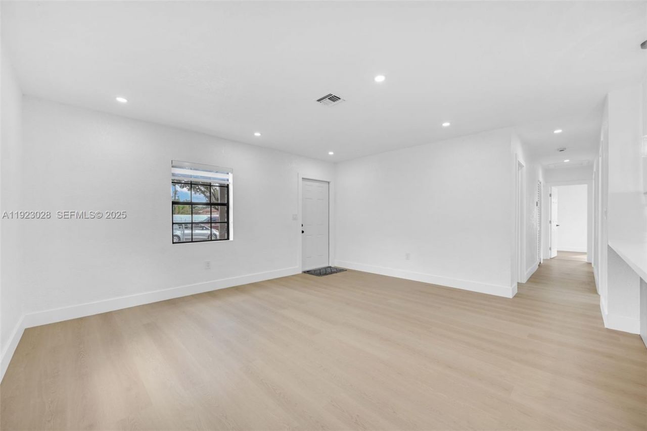 16140 NW 17th Pl, Miami Gardens, FL 33054 Photo