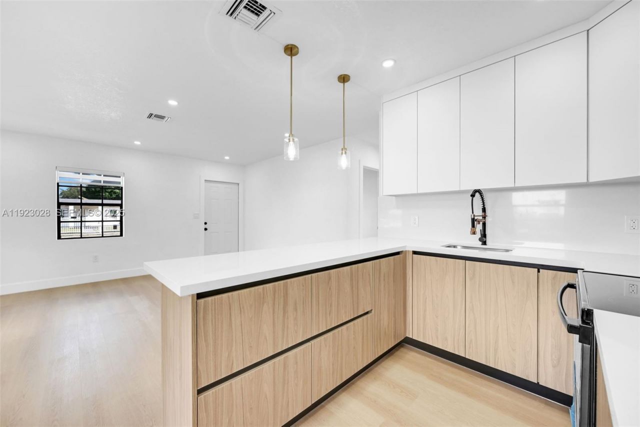 16140 NW 17th Pl, Miami Gardens, FL 33054 Photo