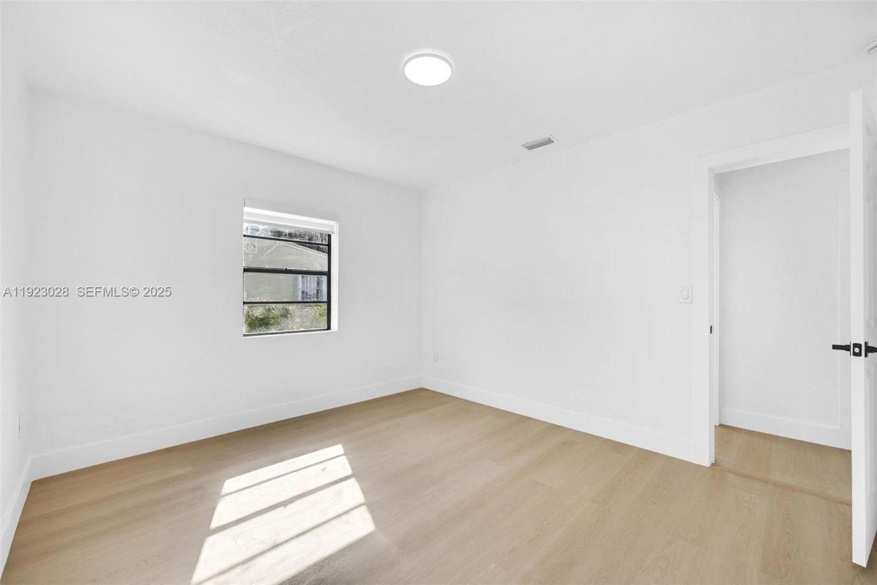 16140 NW 17th Pl, Miami Gardens, FL 33054 Photo