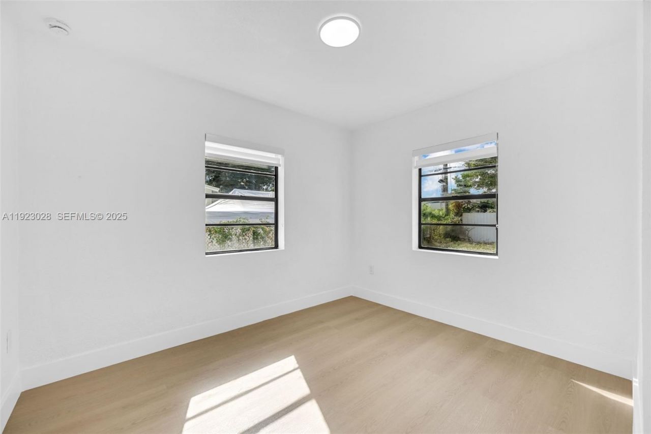 16140 NW 17th Pl, Miami Gardens, FL 33054 Photo