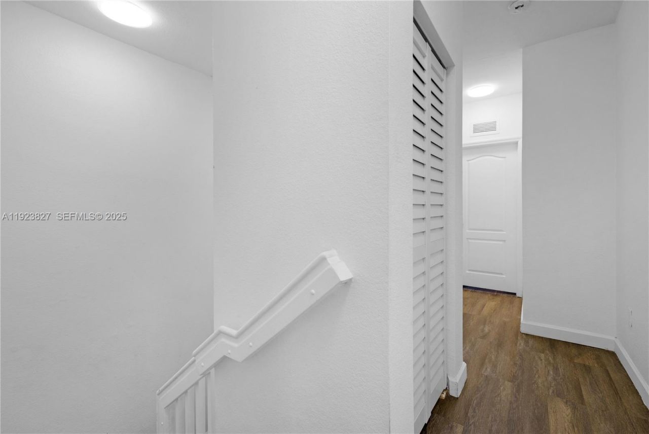 8525 SW 214th Ter, Cutler Bay, FL 33189 Photo