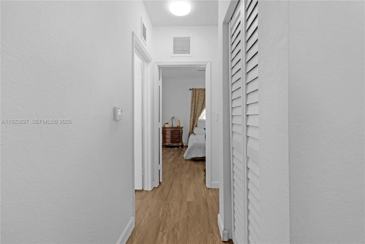 8525 SW 214th Ter, Cutler Bay, FL 33189 Photo