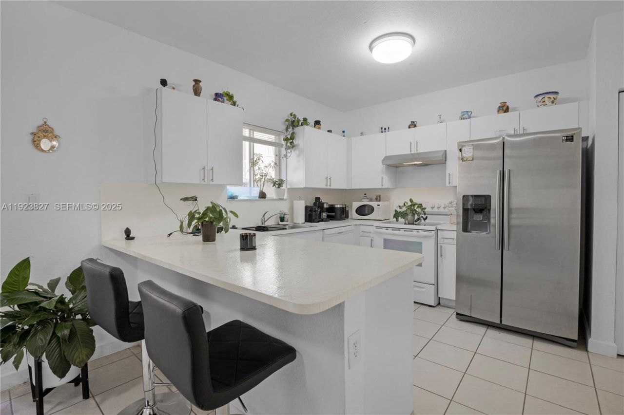 8525 SW 214th Ter, Cutler Bay, FL 33189 Photo