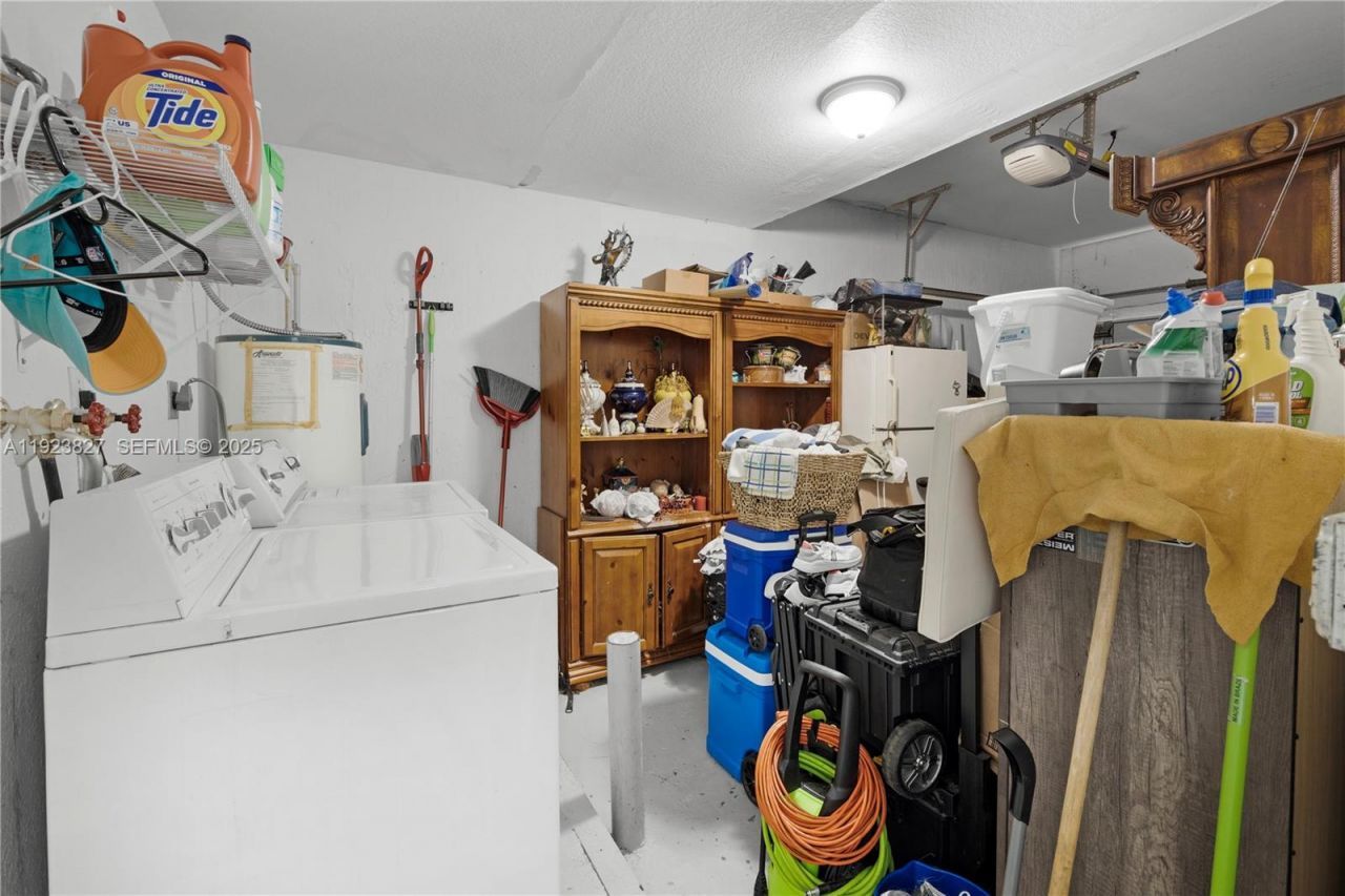 8525 SW 214th Ter, Cutler Bay, FL 33189 Photo