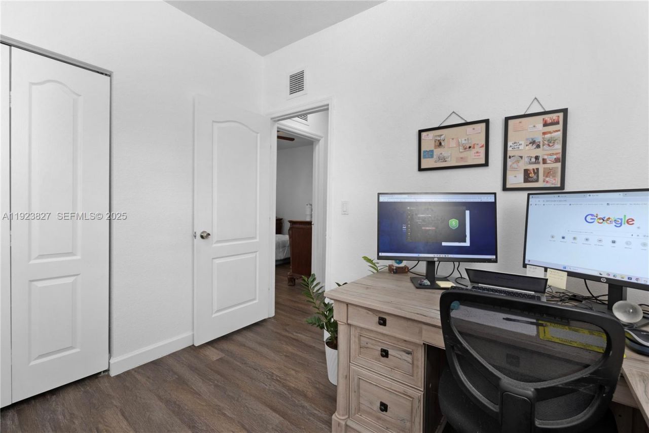 8525 SW 214th Ter, Cutler Bay, FL 33189 Photo