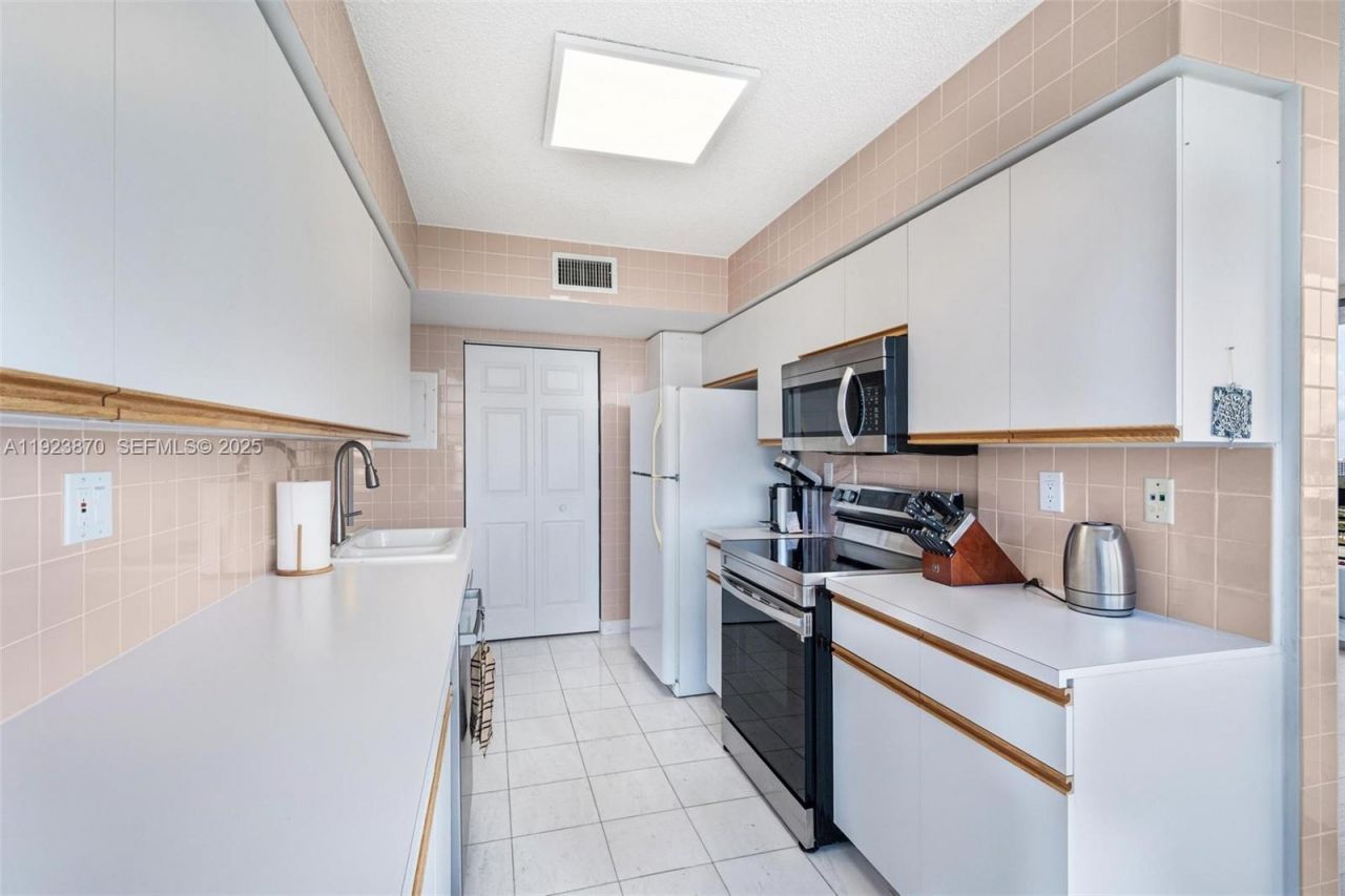 3400 NE 192nd St, Unit 1808, Aventura, FL 33180 Photo