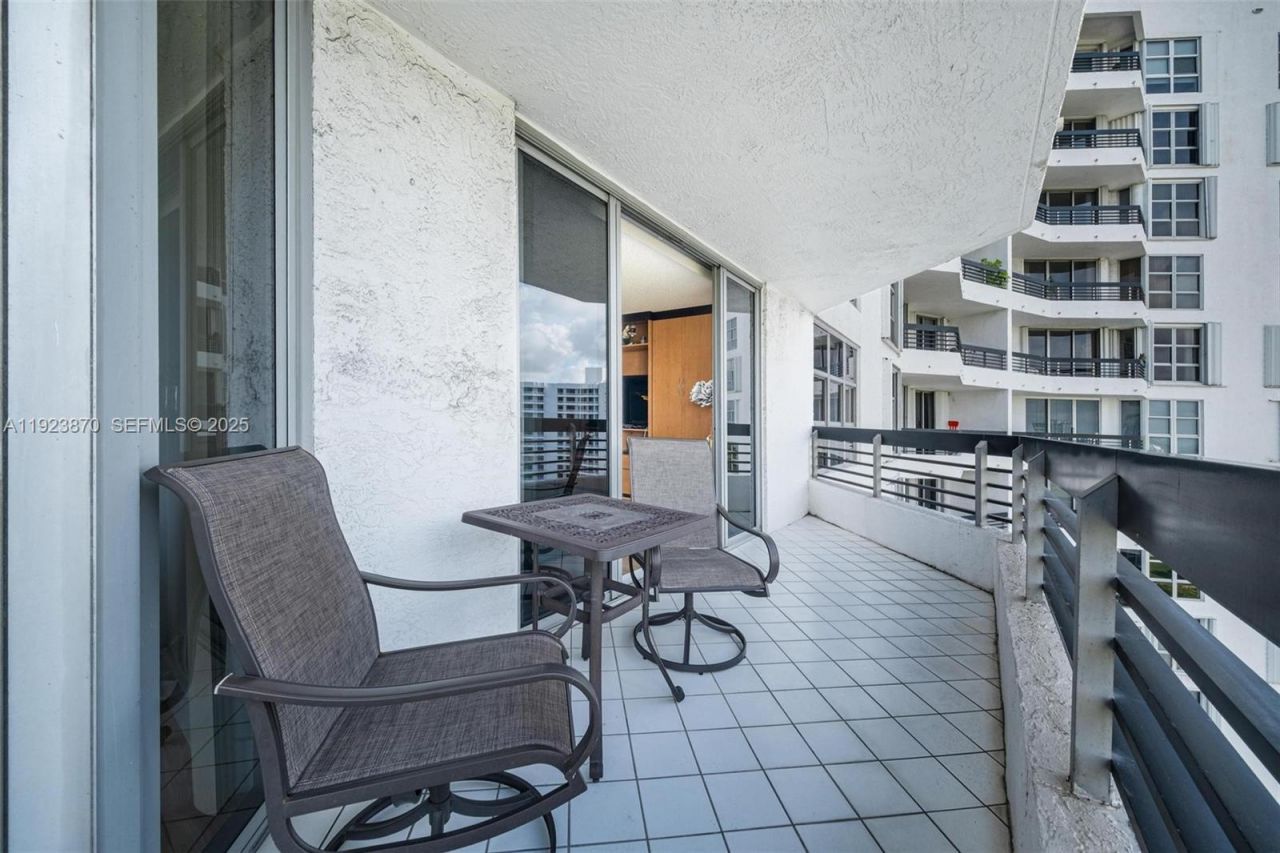 3400 NE 192nd St, Unit 1808, Aventura, FL 33180 Photo