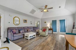 820 9th Ave. S photo 4