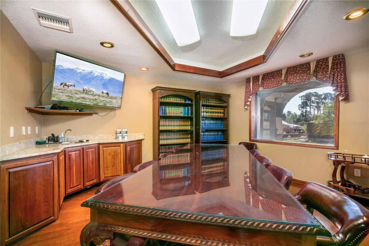 205 E Burleigh Boulevard, Tavares, FL 32778 Photo