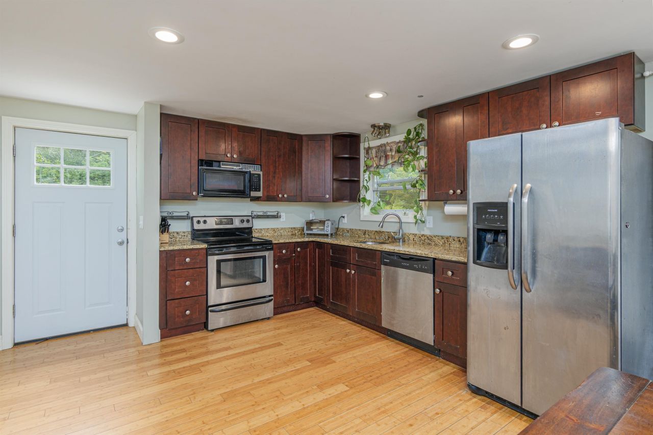 69 Long Hill Road, Raymond, NH 03077 Main Photo