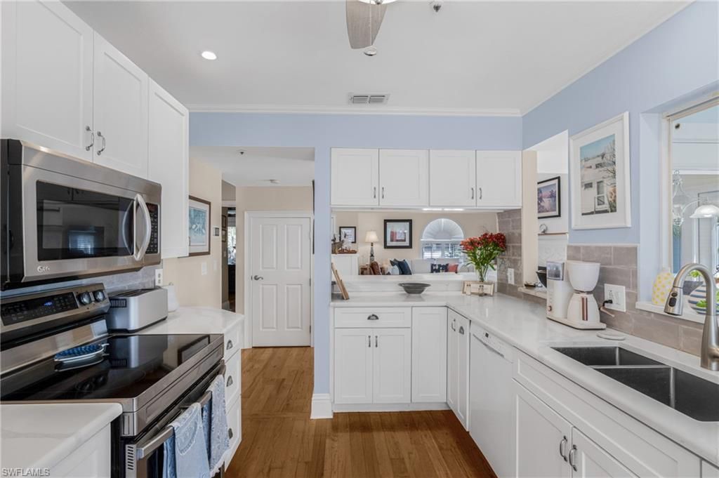 188 Bayview Ave, Fort Myers Beach, FL 33931 Photo