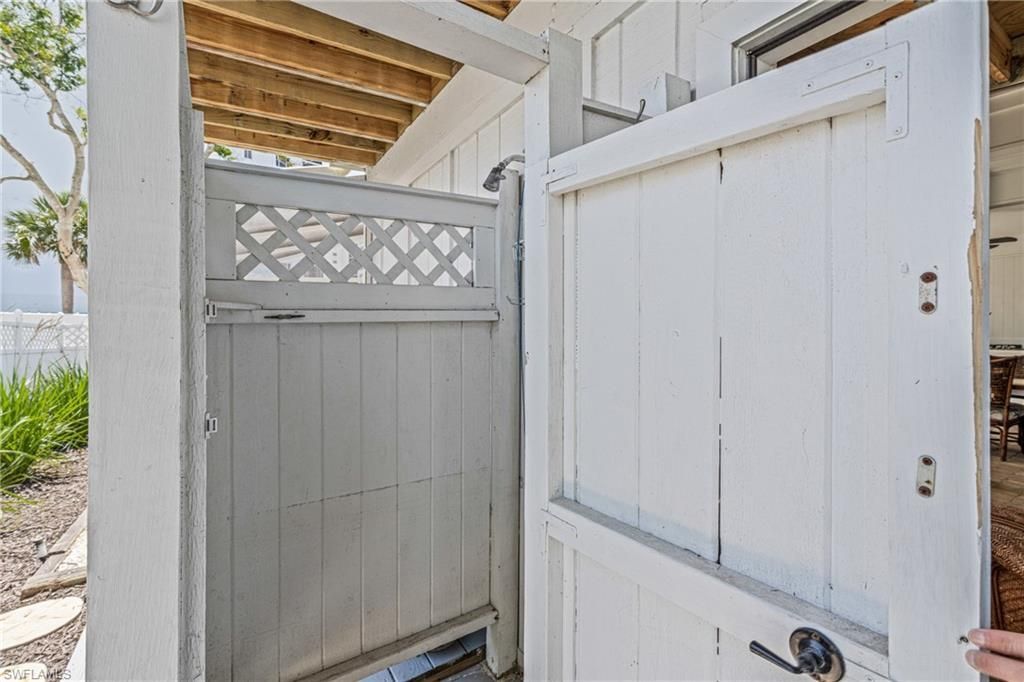 188 Bayview Ave, Fort Myers Beach, FL 33931 Photo