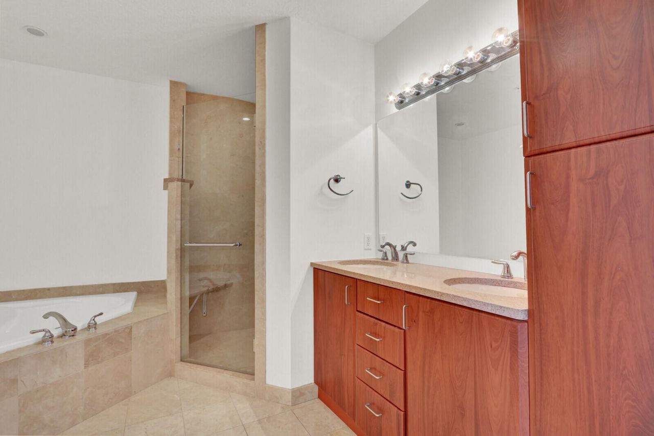 1640 Presidential Way, Unit 501, West Palm Beach, FL 33401 Photo