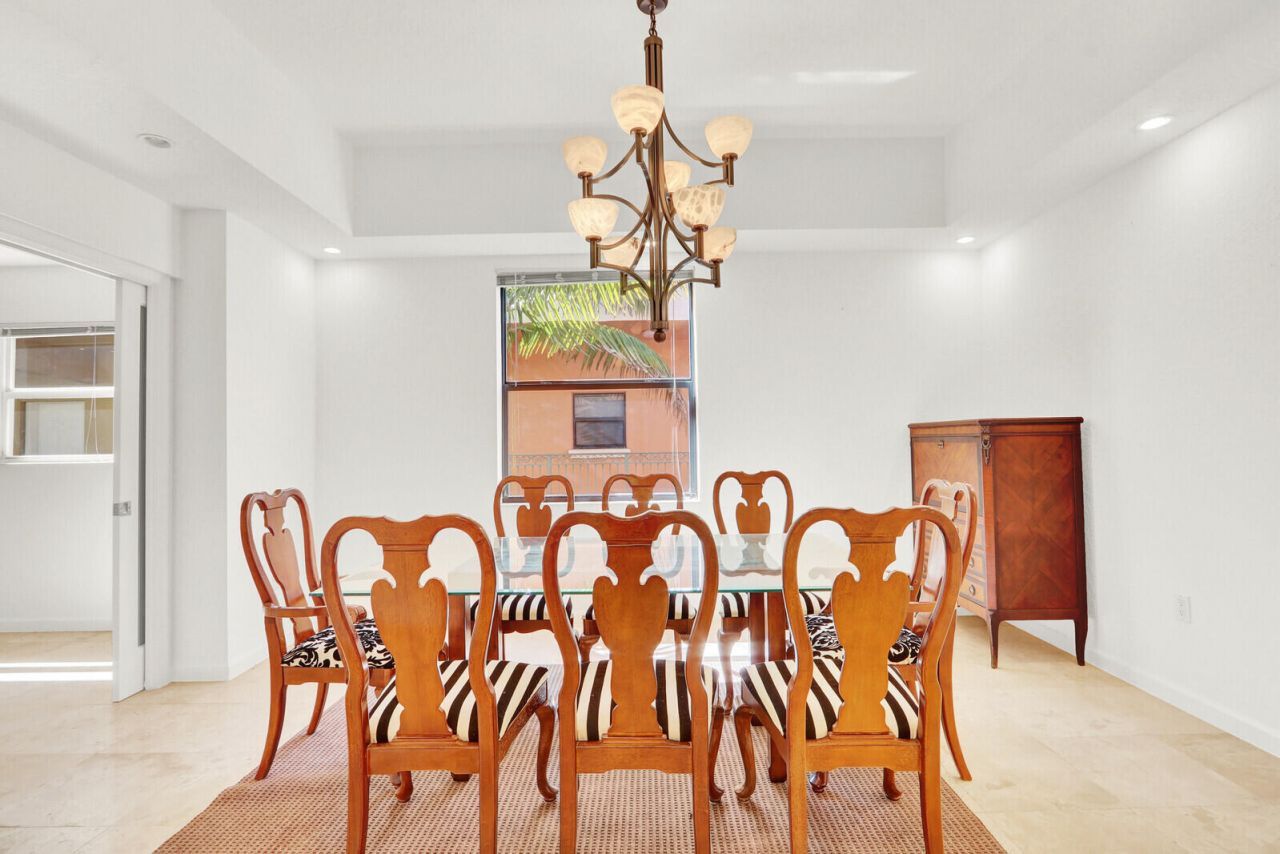 1640 Presidential Way, Unit 501, West Palm Beach, FL 33401 Photo