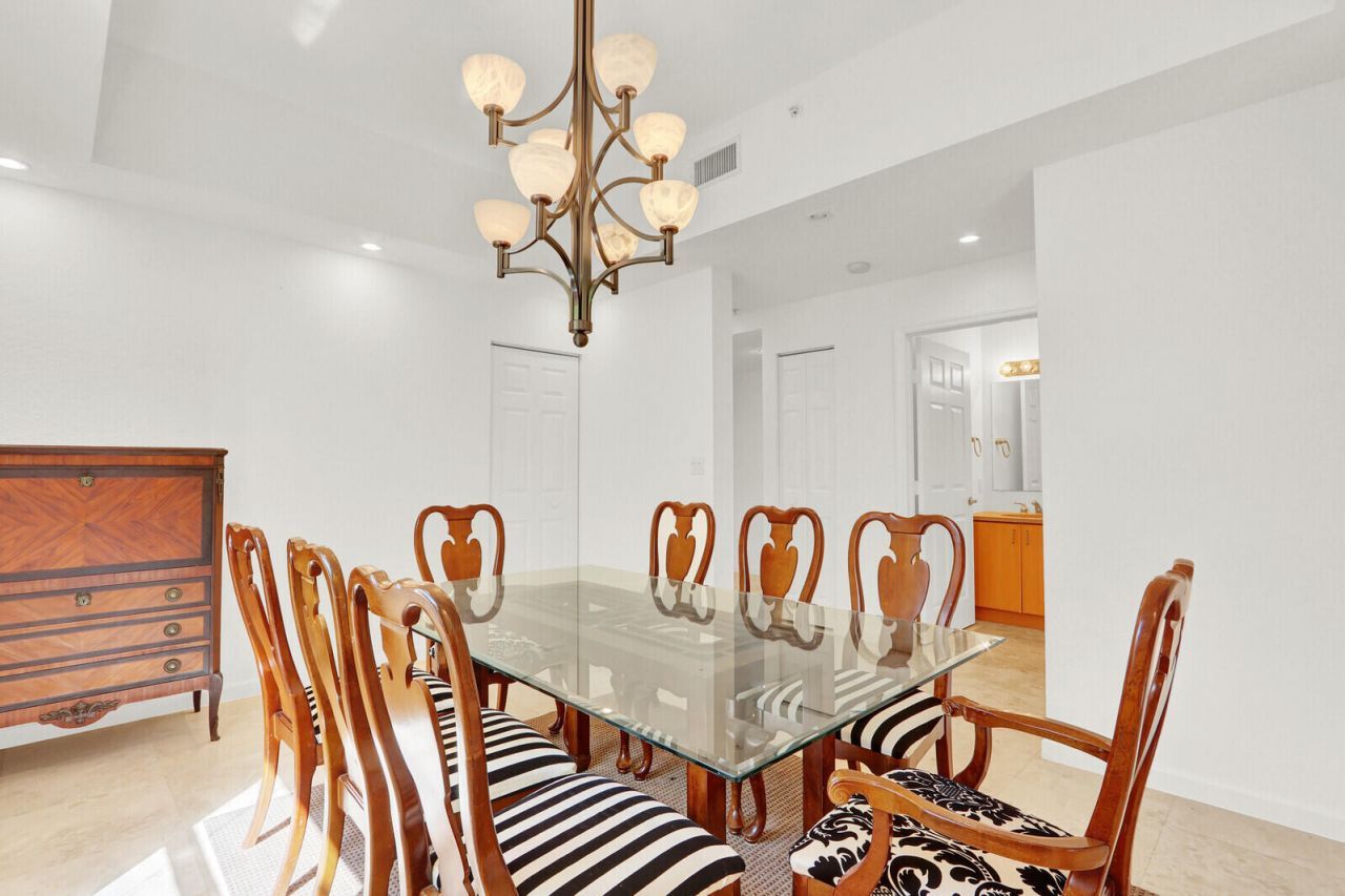 1640 Presidential Way, Unit 501, West Palm Beach, FL 33401 Photo